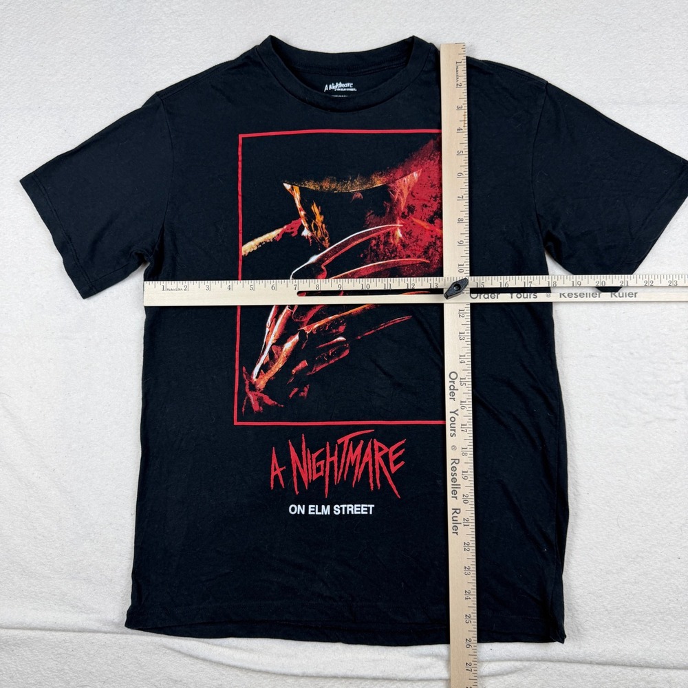 A Nightmare‎ on Elm Street Freddy Krueger Graphic T-Shirt Kids Small Black 34/36 - Picture 3 of 5